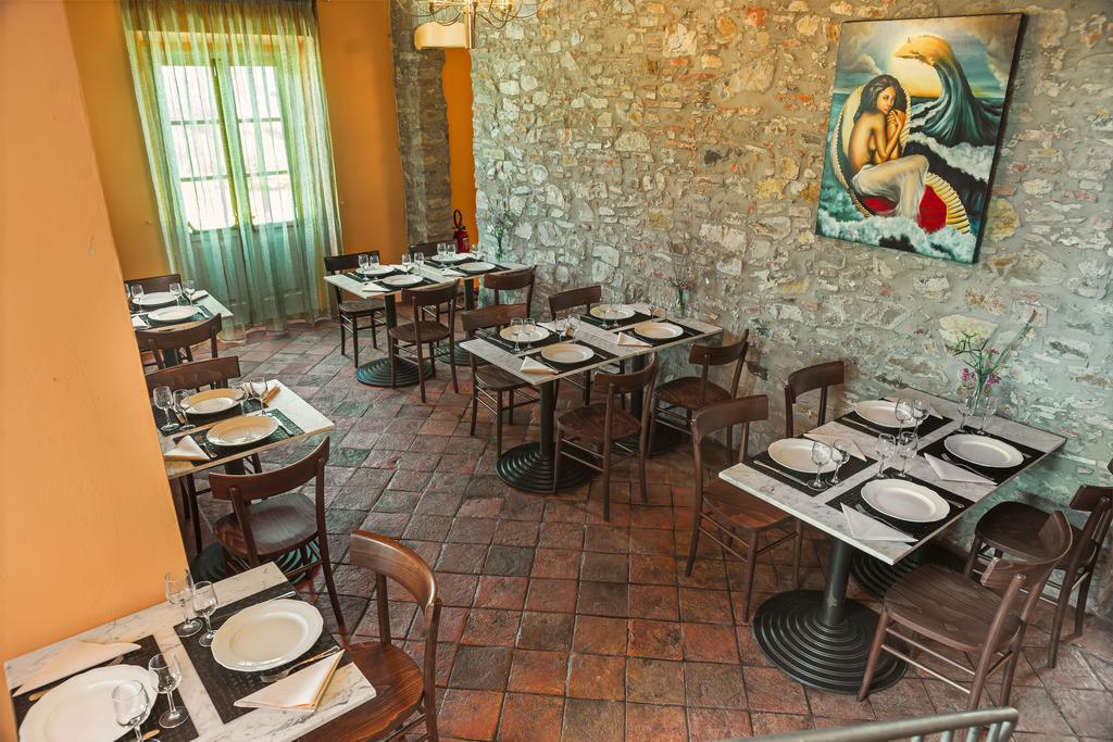 Suite Accommodation Mastiano Exterior photo